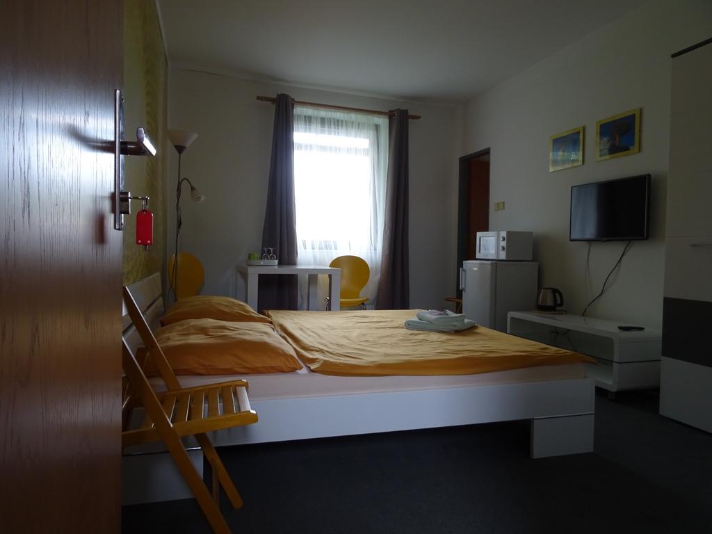 Penzion Eden Turnov Chambre photo
