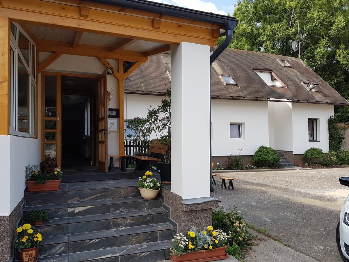 Penzion Eden Turnov Extérieur photo